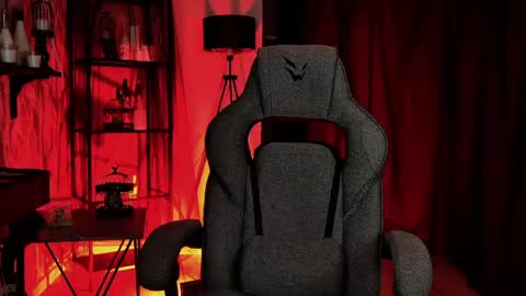 little girl who is always rightLisa online show from 04-28-26, 01:15