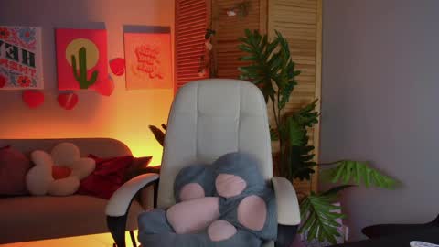 little girl who is always rightLisa online show from 05-04-26, 01:12