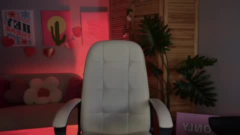 little girl who is always rightLisa online show from 05-12-26, 01:14