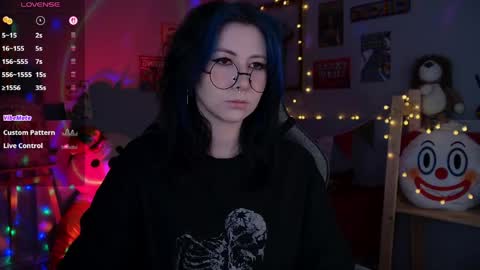 little girl who is always rightLisa online show from 05-27-26, 01:24
