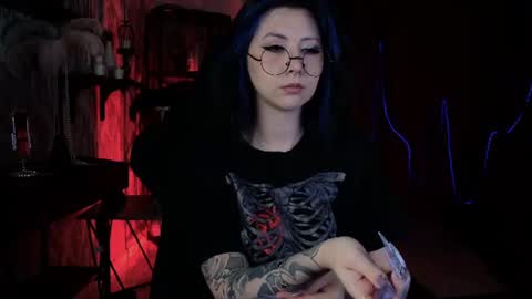 little girl who is always rightLisa online show from 06-11-26, 01:16