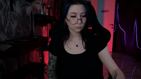 little girl who is always rightLisa online show from 06-17-26, 01:08