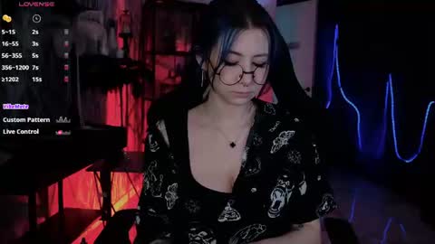 little girl who is always rightLisa online show from 06-18-26, 01:17