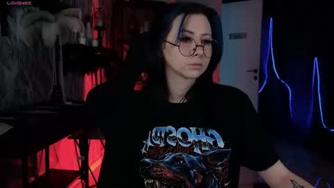 little girl who is always rightLisa online show from 06-19-26, 01:21
