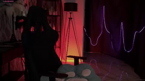 little girl who is always rightLisa online show from 06-26-26, 01:10