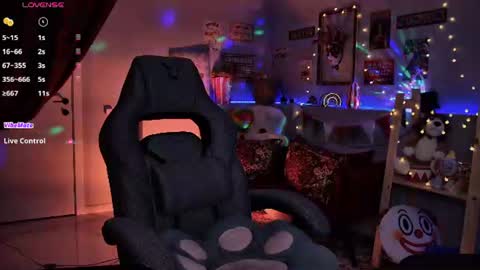 little girl who is always rightLisa online show from 07-03-26, 01:45