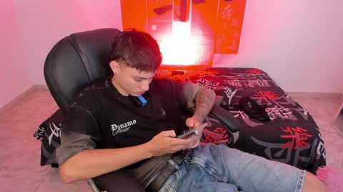 Wesley Boy online show from 04-20-26, 07:48