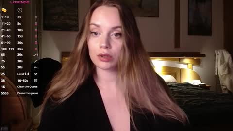 Lana online show from 11-14-25, 08:40