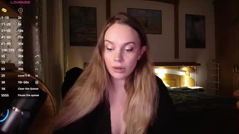 Lana online show from 11-17-25, 08:47