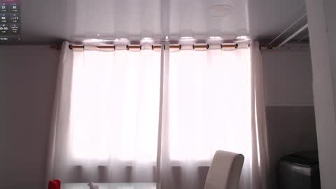 Snapshot of wet_liss chatting on 12-14-24, 07:14 Diva online show from 12-14-24, 07:14