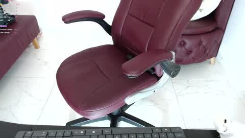 Snapshot of wet_liss chatting on 01-16-25, 01:27 Diva online show from 01-16-25, 01:27