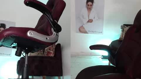 Snapshot of wet_liss chatting on 03-07-25, 12:26 Diva online show from 03-07-25, 12:26