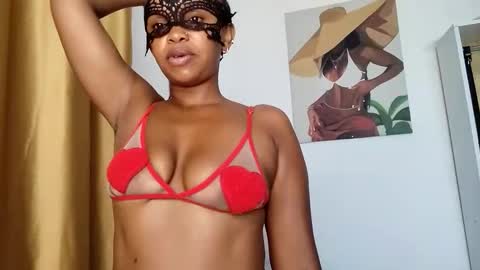 Snapshot of wet_rose001 chatting on 01-19-26, 09:24 Rozie online show from 01-19-26, 09:24