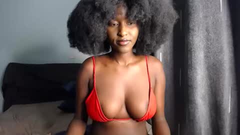 Snapshot of wet_wife_material chatting on 11-11-25, 06:57 Macey online show from 11-11-25, 06:57