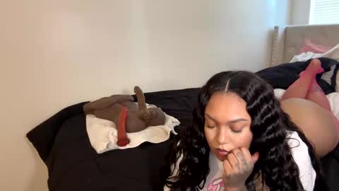 Snapshot of wetcreamerr chatting on 11-03-25, 09:16 SheSquirts online show from 11-03-25, 09:16