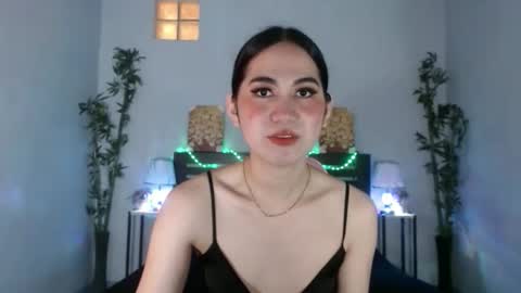 Snapshot of wetcumnaughty69_rihanna chatting on 10-02-25, 11:34 Rihanna online show from 10-02-25, 11:34