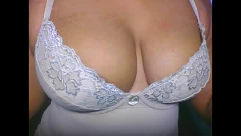 wetfatpussy_ online show from 04-25-26, 07:00