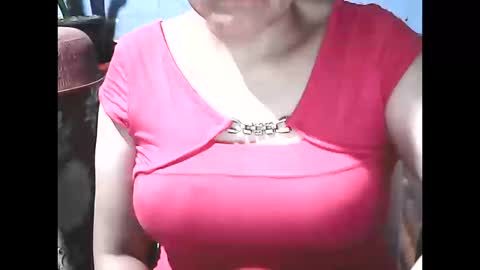 Snapshot of wethornypussy4u chatting on 12-18-25, 05:52 wethornypussy4u online show from 12-18-25, 05:52