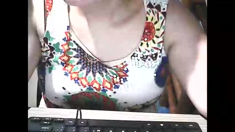 Snapshot of wethornypussy4u chatting on 12-19-25, 11:39 wethornypussy4u online show from 12-19-25, 11:39
