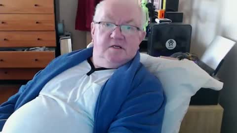 Snapshot of wetroller chatting on 05-30-26, 03:47 Wetroller online show from 05-30-26, 03:47