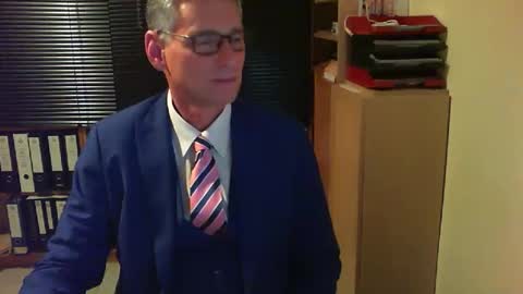 Snapshot of wetsuitedman chatting on 05-29-26, 09:46 Franz online show from 05-29-26, 09:46