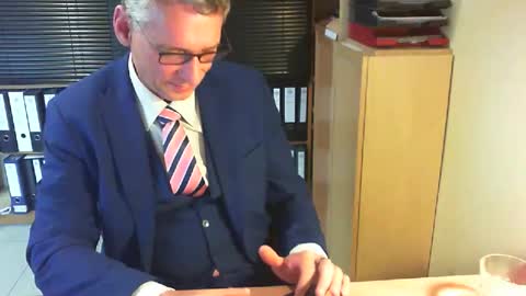 Snapshot of wetsuitedman chatting on 06-02-26, 04:09 Franz online show from 06-02-26, 04:09