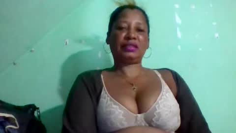 Snapshot of wharda chatting on 06-11-26, 08:56 wharda online show from 06-11-26, 08:56