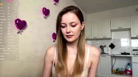Snapshot of whatkayawants chatting on 06-12-26, 02:38 Hello I m Yuna and Ive been waiting for you MaevAmy online show from 06-12-26, 02:38