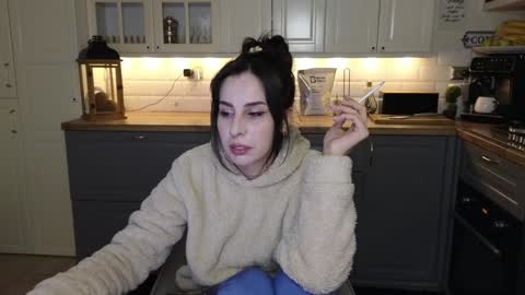 Victoria Maria online show from 01-11-25, 09:57