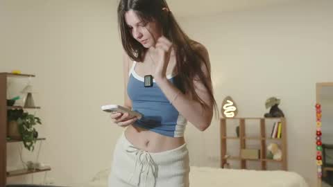 Naomi online show from 04-28-26, 01:15