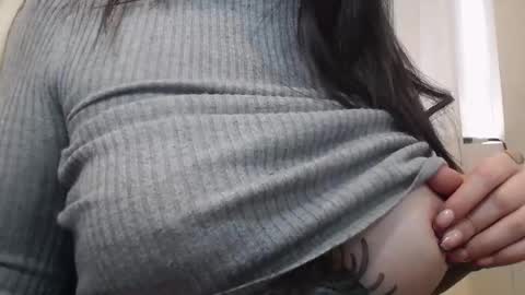 Snapshot of whisperbell chatting on 02-10-25, 06:03 C A R O L online show from 02-10-25, 06:03