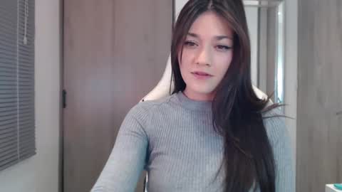 Snapshot of whisperbell chatting on 10-11-25, 11:03 C A R O L online show from 10-11-25, 11:03