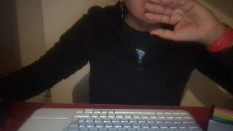 Snapshot of whisperingfire chatting on 10-19-25, 04:40 Mel online show from 10-19-25, 04:40