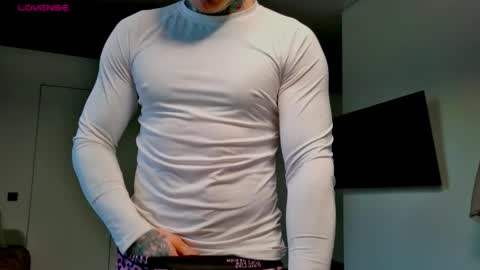 Snapshot of white_king999 chatting on 04-29-26, 02:48 Max online show from 04-29-26, 02:48