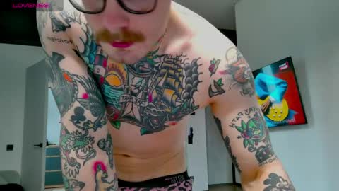 Snapshot of white_king999 chatting on 05-10-26, 12:10 Max online show from 05-10-26, 12:10