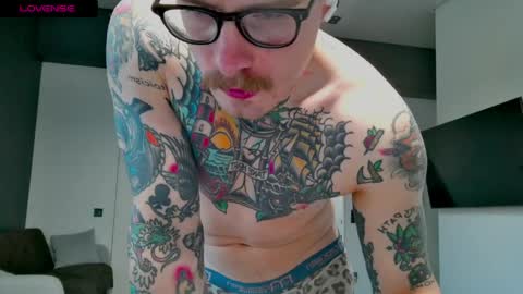 Snapshot of white_king999 chatting on 05-13-26, 02:42 Max online show from 05-13-26, 02:42