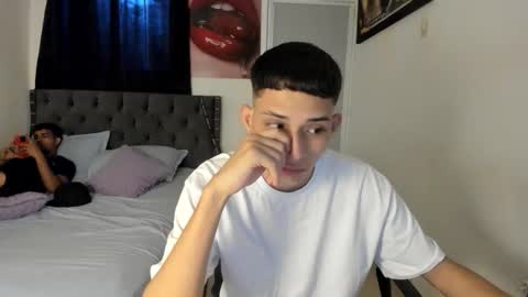 white online show from 05-04-26, 10:06