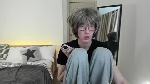 Stefan online show from 04-15-26, 09:48