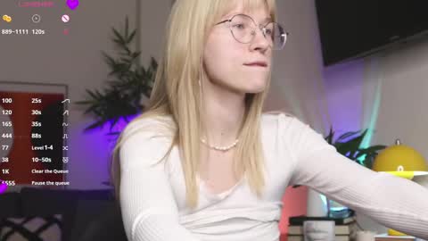 Snapshot of whiteanni chatting on 01-31-25, 02:48 Anita online show from 01-31-25, 02:48
