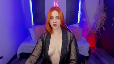Snapshot of whiteatenea chatting on 11-17-25, 04:18 whiteatenea online show from 11-17-25, 04:18