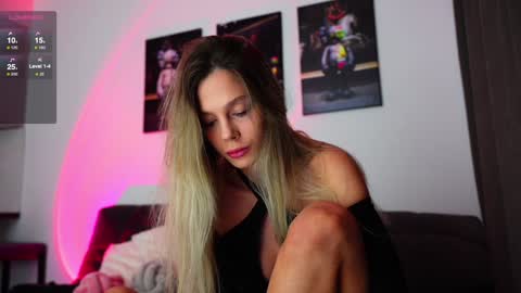 Snapshot of whitebanny chatting on 01-21-25, 05:09 Kate  online show from 01-21-25, 05:09