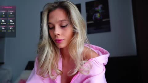 Snapshot of whitebanny chatting on 02-06-25, 10:48 Kate  online show from 02-06-25, 10:48