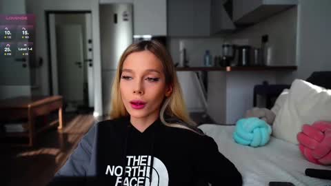 Snapshot of whitebanny chatting on 02-22-25, 06:39 Kate  online show from 02-22-25, 06:39