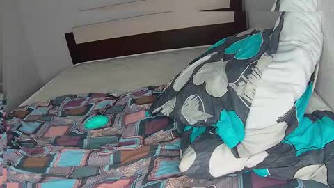 whitebars22 online show from 09-10-25, 08:31