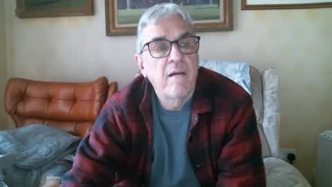 whitebriefs009 online show from 01-05-25, 01:15