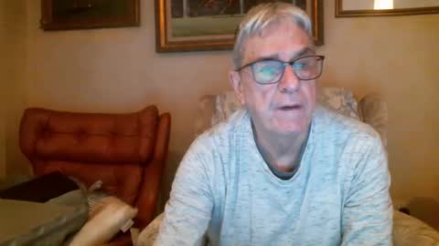 whitebriefs009 online show from 01-15-25, 09:35