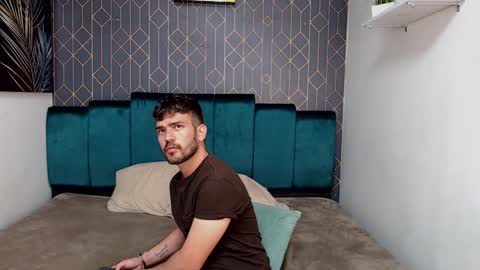 Dylan white online show from 02-11-25, 11:44