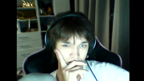 Snapshot of whitekingg chatting on 12-16-25, 06:24 whitekingg online show from 12-16-25, 06:24