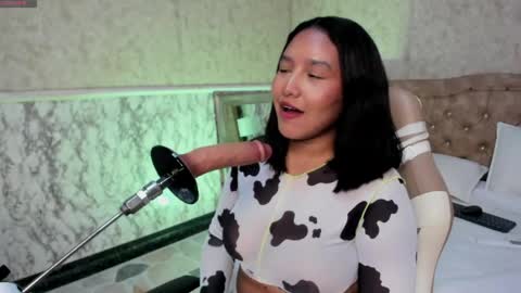 Whitney  online show from 04-14-26, 09:43