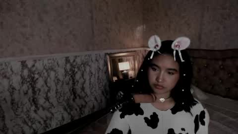 Whitney  online show from 04-25-26, 04:04